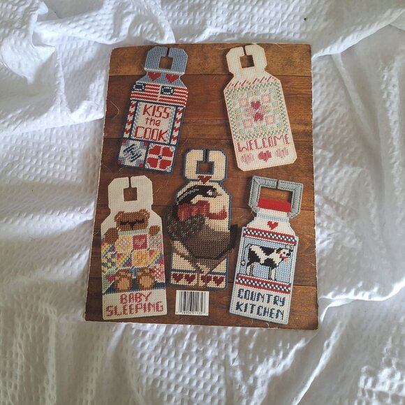 more door signs in plastic canvas leaflet - Picture 2 of 2